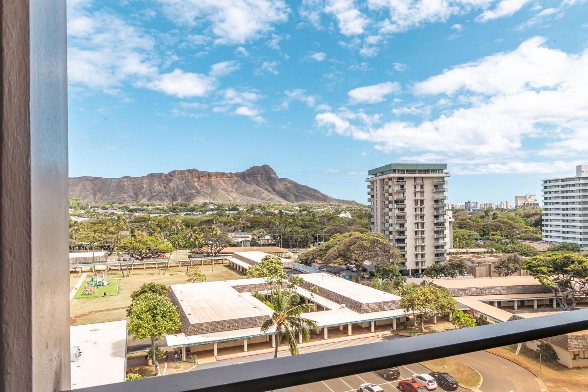 Newly Renovated 2 Bedroom Condo, 1 Block To Waikiki Beach, Free Parking هونولولو المظهر الخارجي الصورة