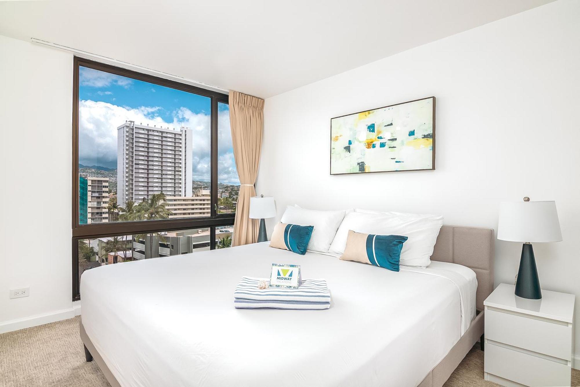 Newly Renovated 2 Bedroom Condo, 1 Block To Waikiki Beach, Free Parking هونولولو المظهر الخارجي الصورة