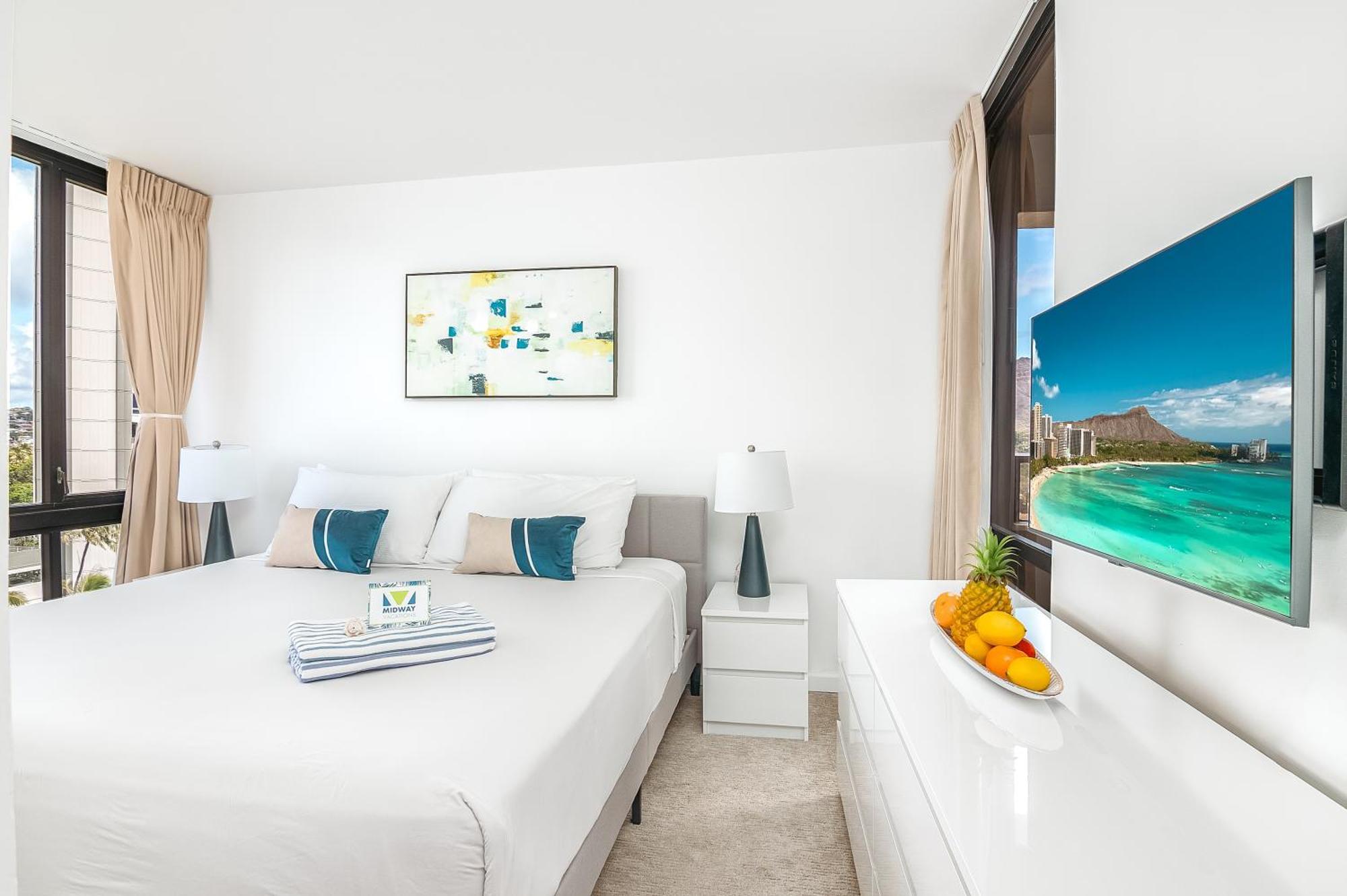 Newly Renovated 2 Bedroom Condo, 1 Block To Waikiki Beach, Free Parking هونولولو المظهر الخارجي الصورة